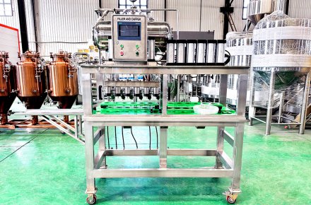 6 Heads Bottle Filling and Capping Machine