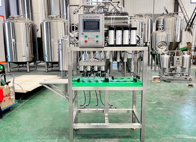 4 Heads Bottle Filling and Capping Machine