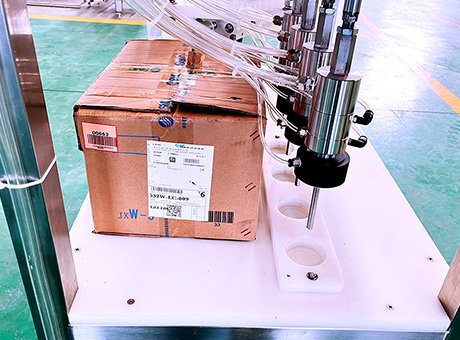 详情_0005__0000_半自动易拉罐罐装封口机-(8)