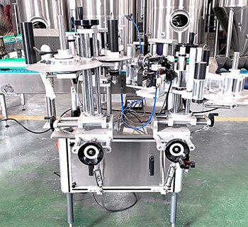 Double label head self-adhesive labeling machine