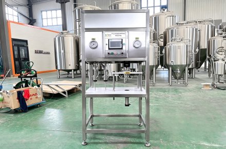 Manual Can Filling and Capping Machine